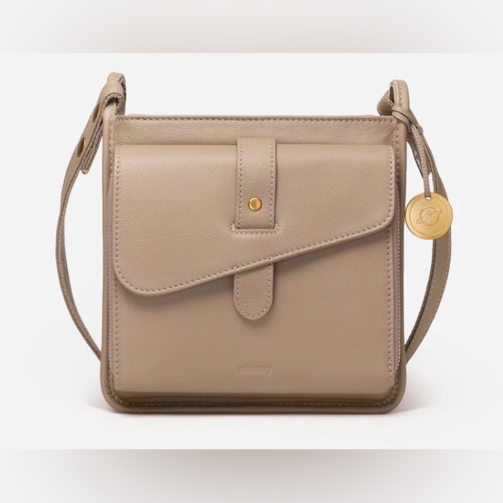 Minooy Athena Crossbody Bag